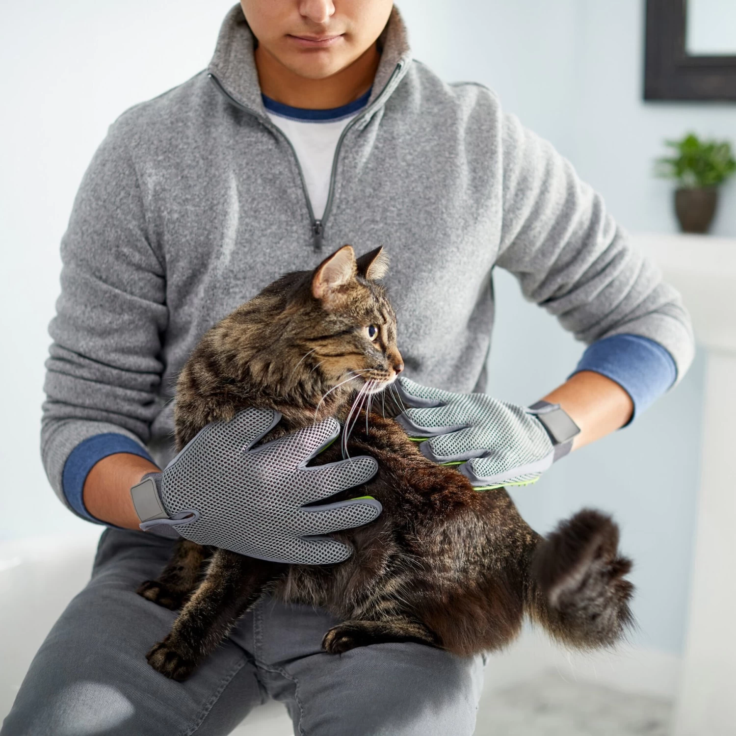 Frisco Dog & Cat Adjustable Grooming Gloves 6 Frisco Dog & Cat Adjustable Grooming Gloves - Image 6