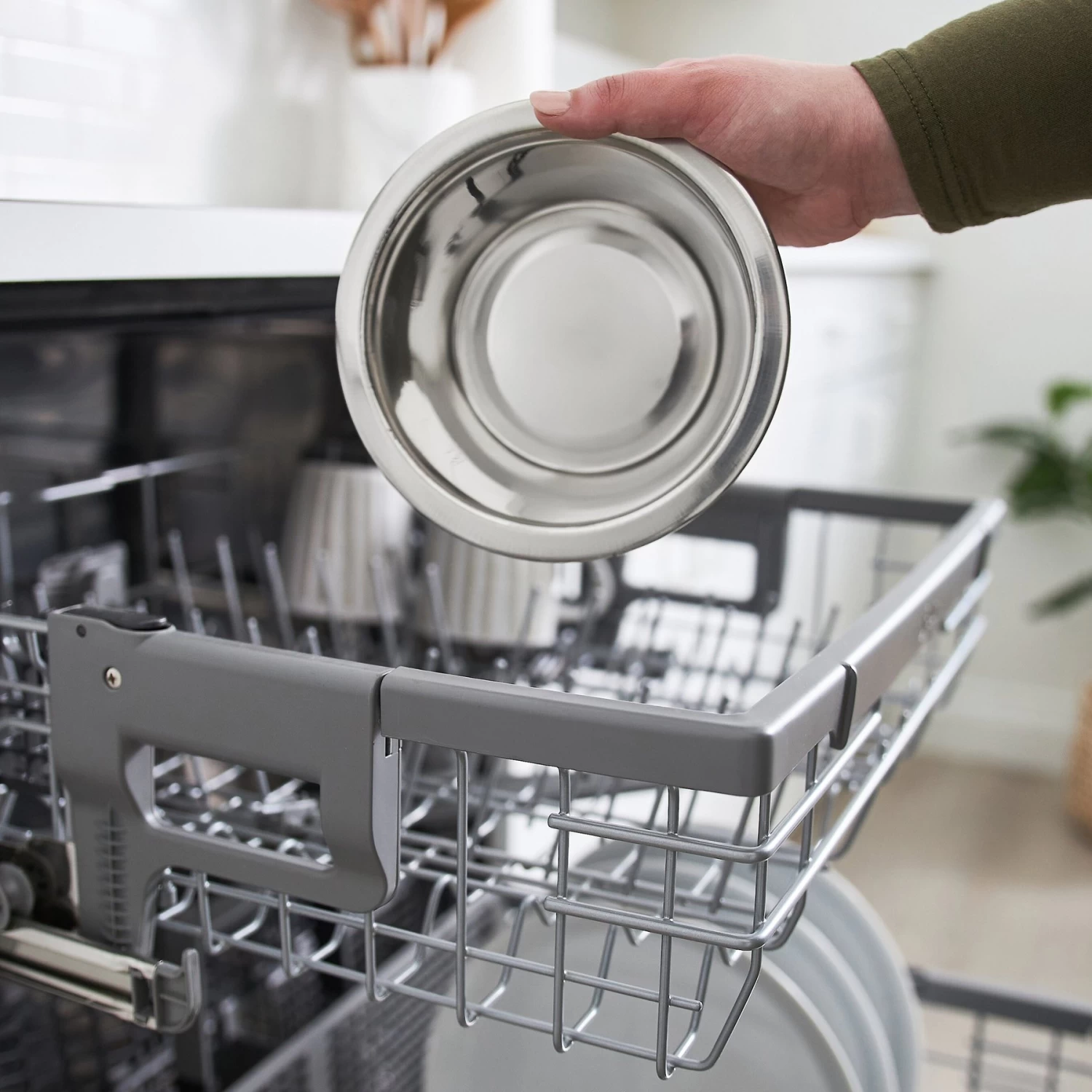Frisco Wood Elevated Non-Skid Stainless Steel Double Diner Dog & Cat Bowl 5 Frisco Wood Elevated Non-Skid Stainless Steel Double Diner Dog & Cat Bowl - Image 5