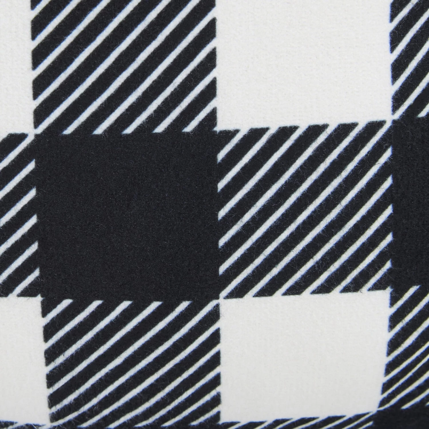 Frisco Buffalo Check Cuddler Pet Bed & Gift Set, Black & White 5 Frisco Buffalo Check Cuddler Pet Bed & Gift Set, Black & White - Image 5