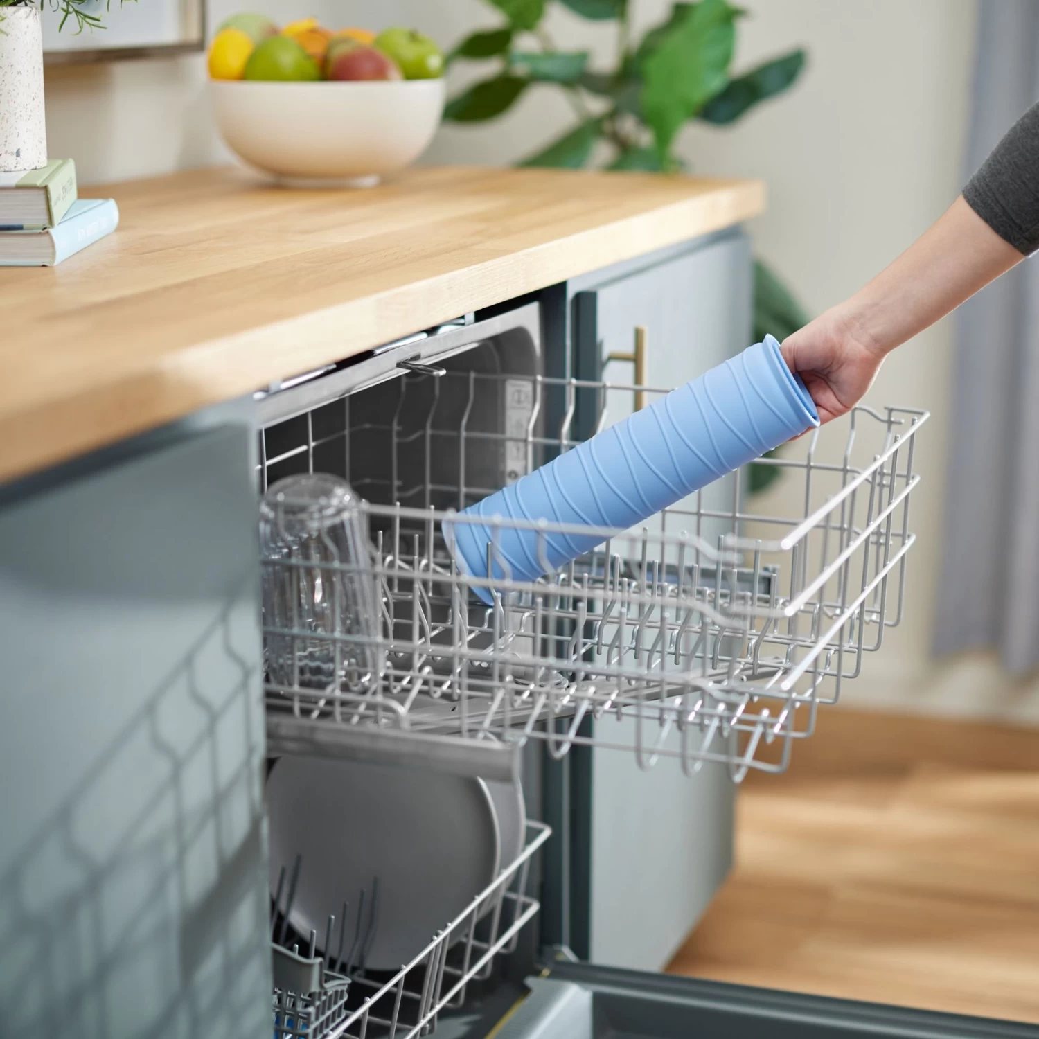 Frisco Silicone Dog & Cat Food Mat, Blue 6 Frisco Silicone Dog & Cat Food Mat, Blue - Image 6